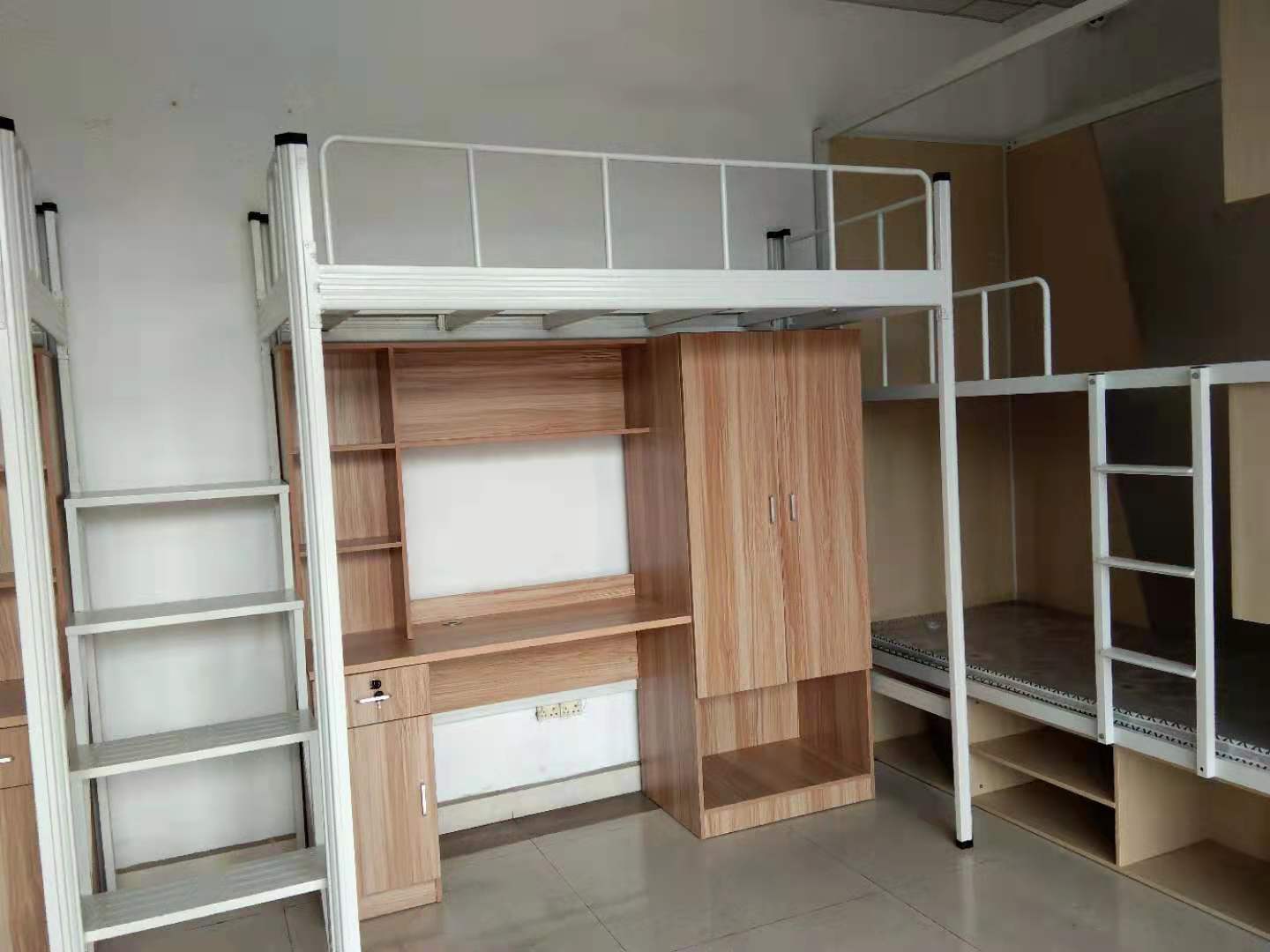 為什么要給上下鋪鐵床加上護(hù)欄？