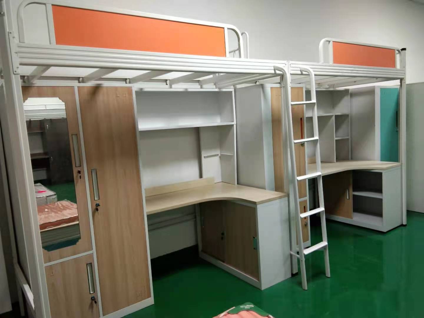 給孩子睡雙層鐵床時，需要考慮哪些事？